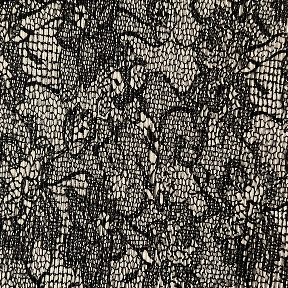 Woman’s top - Picture 2 of 3